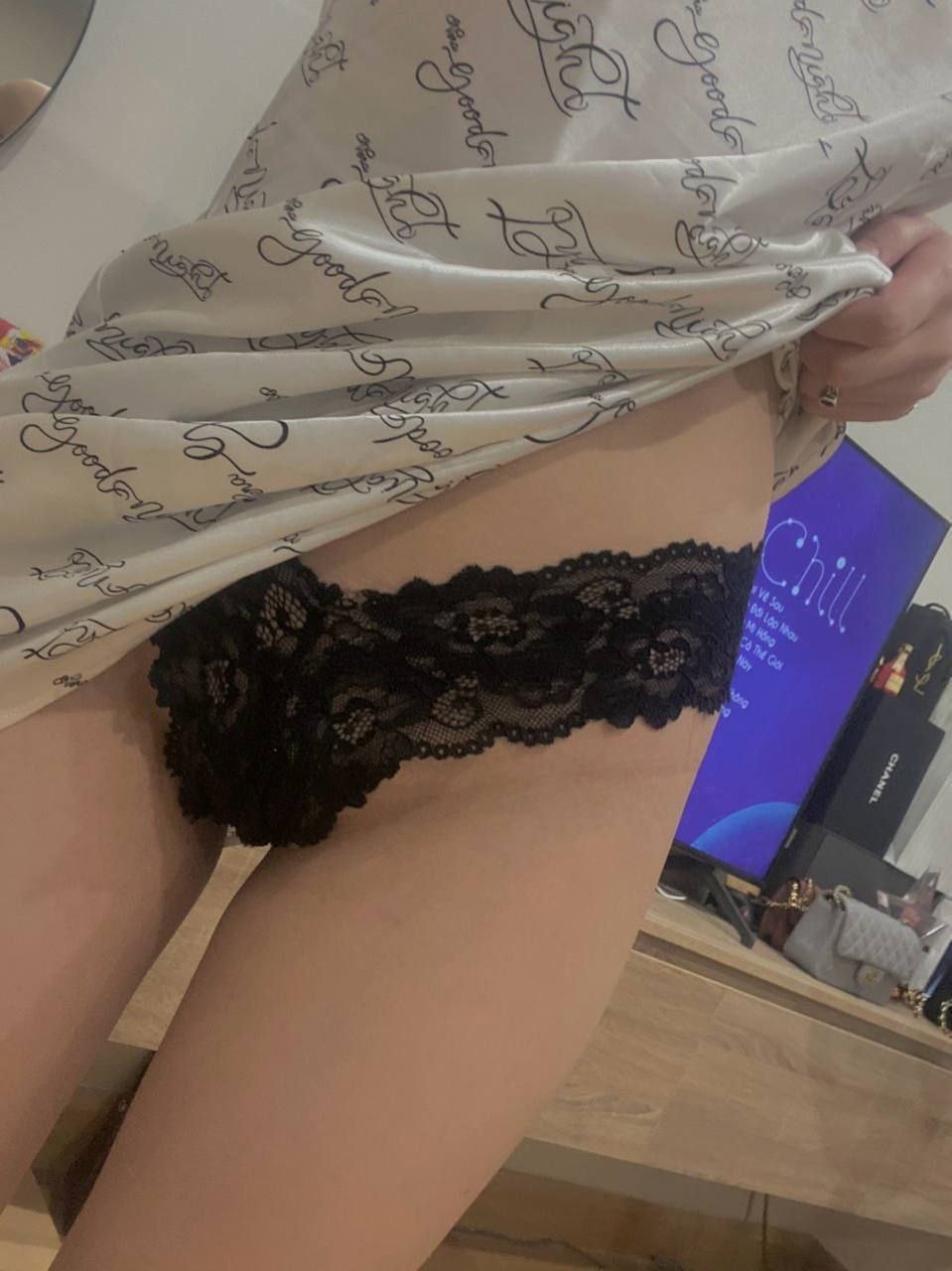 Buổi hẹn đầu mà em đã thế này, không bắn ngập Lỗ lồn em hơi phí